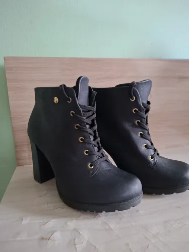 Bota Sapatinho de Luxo