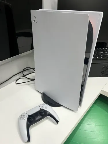 Ps5 Mídia Física com Controle + Gta V e Fifa24