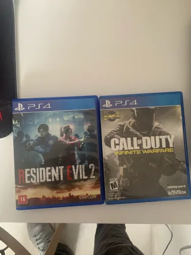 Resident evil 2 e cod modern warfare ps4