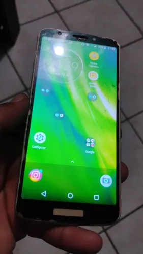 Moto G6play todo bom tela trincada$150