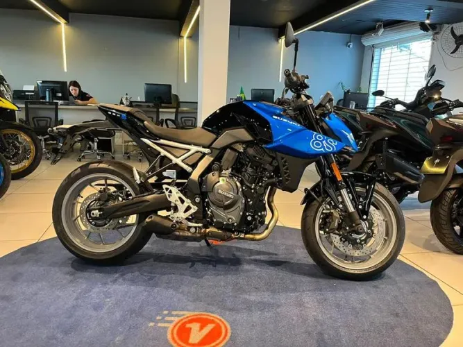 SUZUKI GSX-8S 2025