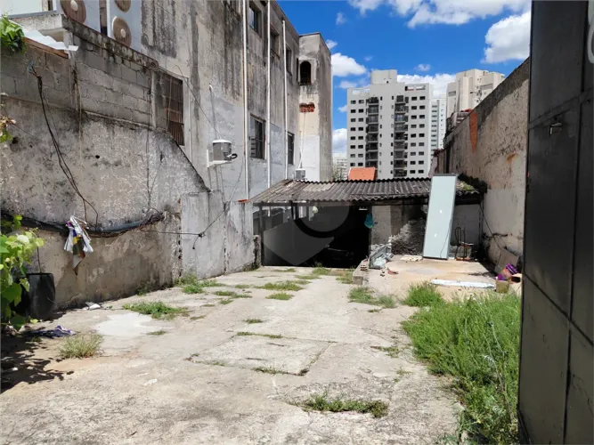 Terreno á venda no Alto da Lapa.