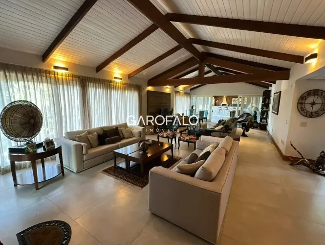Casa - Refúgio de Alto Padrão em Penedo