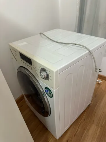Máquina lava e seca Eletrolux
