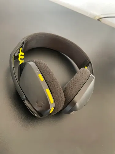 Headset Logitech G com RGB