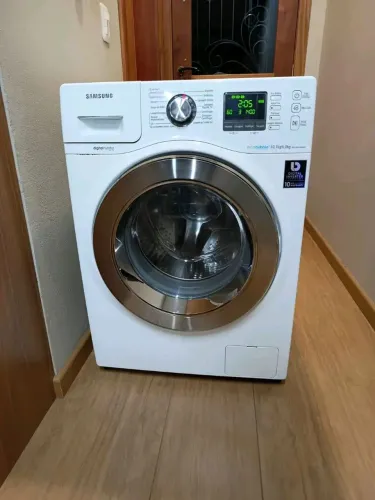 Lava e seca 110/220 com 3 meses de garantia *