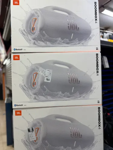 JBL Boombox 4 