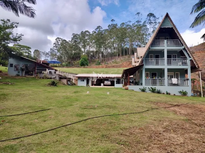 Chácara com Chalé 3 Pavimentos, Piscina e Energia Solar à Venda em Carolina, Alfredo Chave