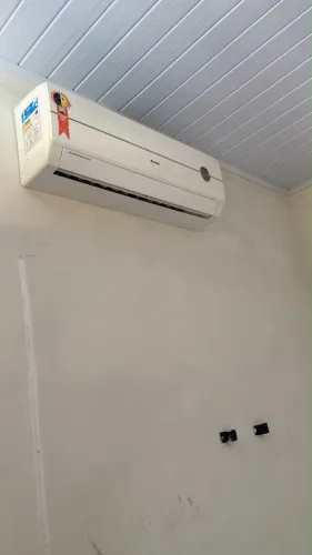 Ar condicionado semi novo excelente estado