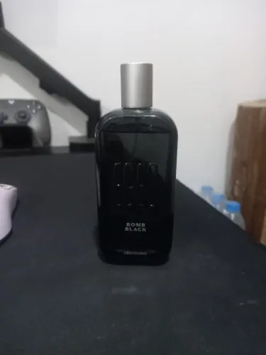 Egeo bomb black perfume oboticário