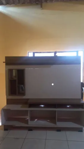 Rack e closet com pequenas avarias 