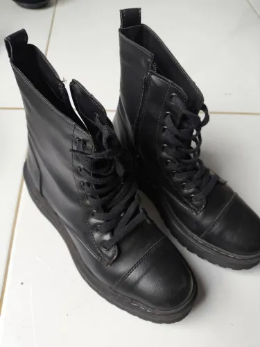 Bota feminina tamanho 38