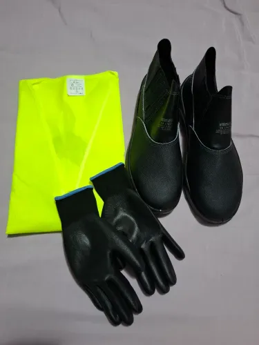 Kit completo entrega mercado livre (novo). Colete, bota e luva, tam GG, bota 44