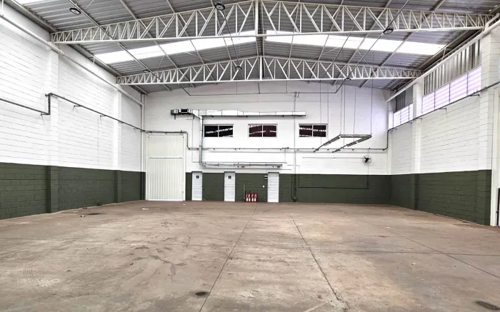 Galpão/Depósito/Armazém para alugar com 1050m², Loteamento Industrial Veccon Zeta em Sumar