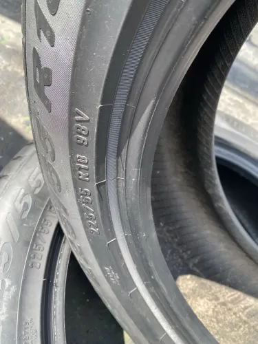 Par de pneu Pirelli 225/55R18