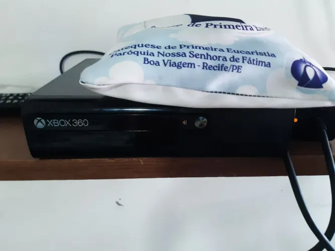 Vendo Xbox 360 2015 destravado com 500gb de HD 