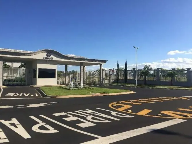 Terreno de condomínio à venda em Franca-SP, Parque Universitário - Condomínio Olivito: 312