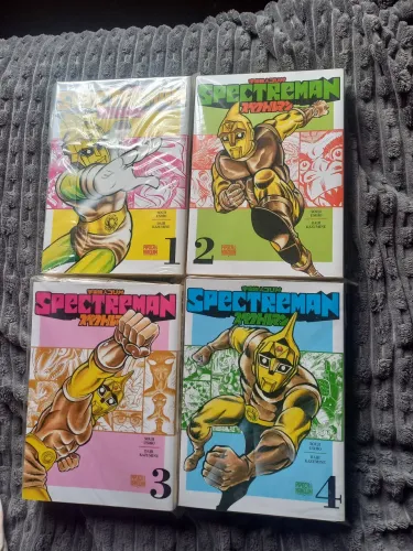Manga ultraman 4 volumes