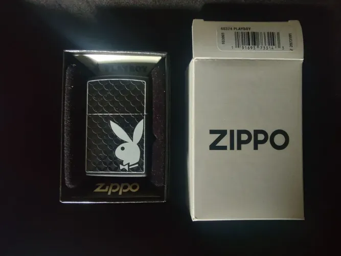 Isqueiro Zippo Playboy Preto
