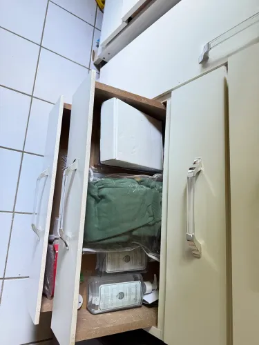 Guarda-roupa e cômoda