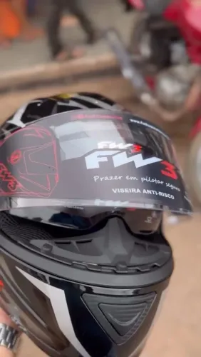 Capacete Integral FW3 GTX preto é branco estrela para Adultos