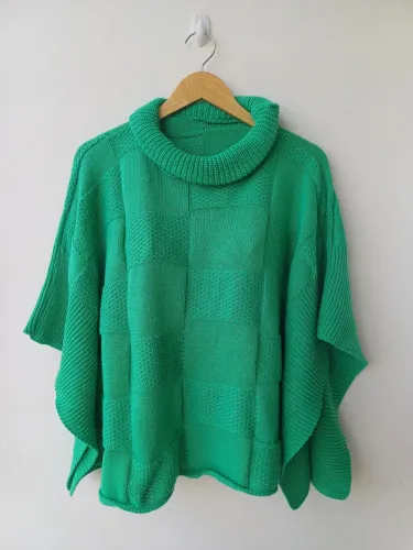 Poncho em tricô tam g