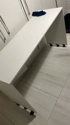 Escrivaninha com rodinhas branco