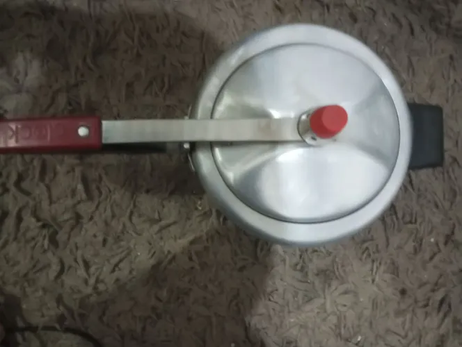 Panela de pressão em perfeito estado