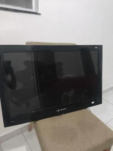 TV Buster LCD 32" - Tela Quebrada