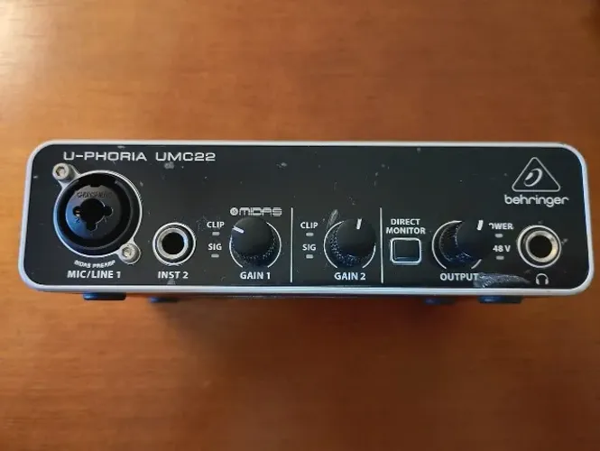 Interface de áudio USB Behringer U-Phoria UMc22