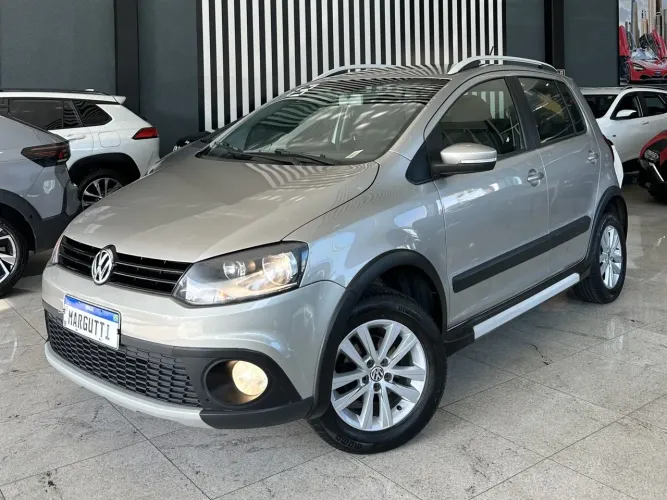 Volkswagen Crossfox 1.6 MI Total Flex 8V 5P 2013