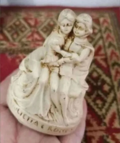 escultura giulietta e romeo l'ancora