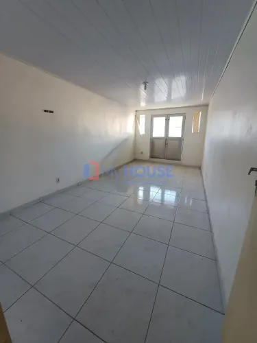 Casa de 3/4 à Venda em excelente localização no Malhado e com 150m2 de área bem distribuíd