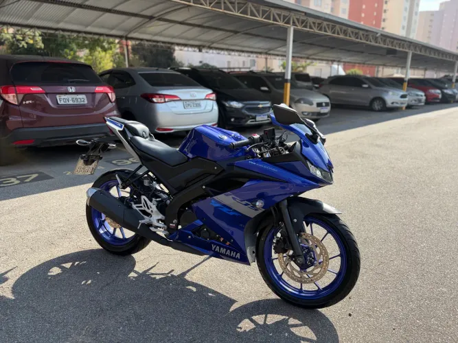 Vendo R15 novíssima!