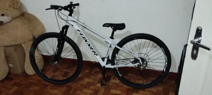 Vendo bicicleta aro 29, semi nova usada poucas vezes,