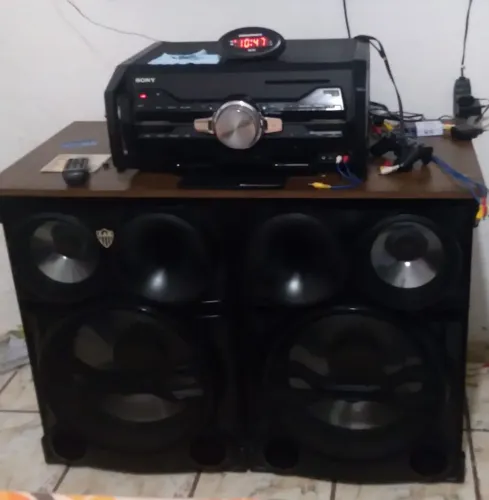 Vende-se caixa de som
