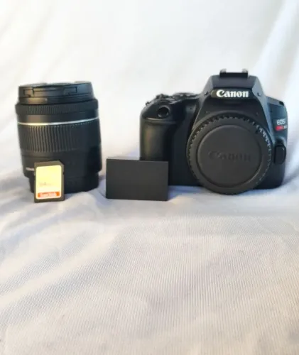 Canon Sl3 + Lente 18-55 + Cartão de memória e Bateria original