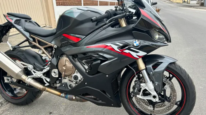 BMW S1000rr 2022 - Apenas 1850km, único dono.