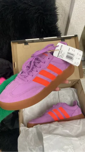 Tênis adidas