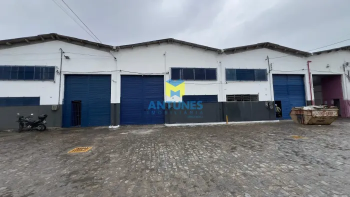 Alugue Galpão de 1.000m² na Imbiribeira, com 02 portões e acesso carretas