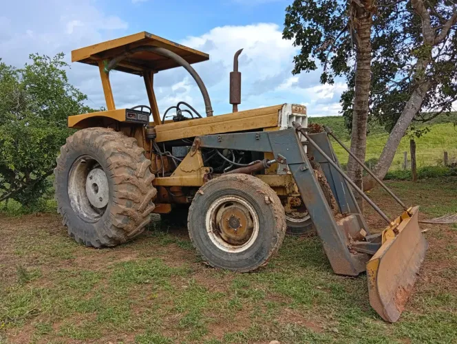 Trator CBT 2105 impecável 
