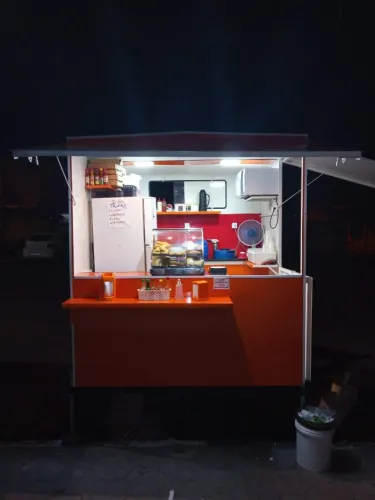 Trailer Food Truck 2x2m no Centro