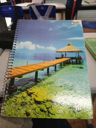 Caderno novinho