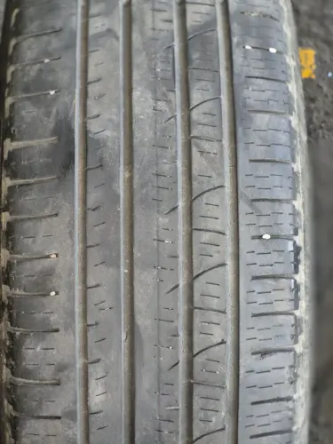 pneu 17. 215x60x17