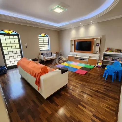 Casa à venda e para alugar em Campinas, Jardim Guarani, com 3 quartos, com 230 m²