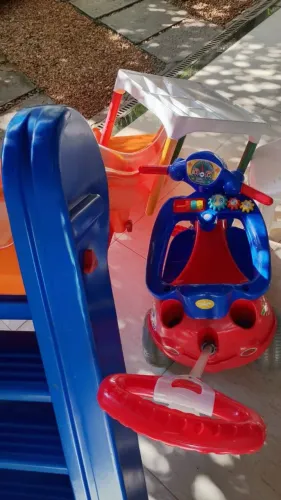 Escorregador infantil  motinha passeio  infantil  mesinha infantil 