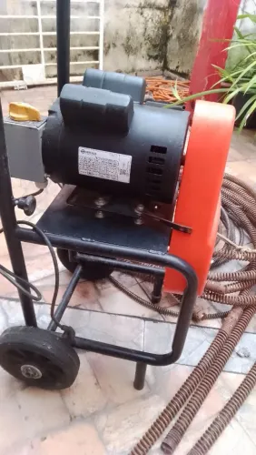 Máquina desentupidora 