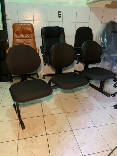 Cadeira reformada de espera 