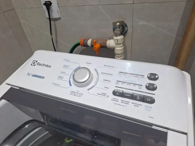 Maquina de Lavar Roupas Electrolux 14kg Essential Care 1 ano de uso