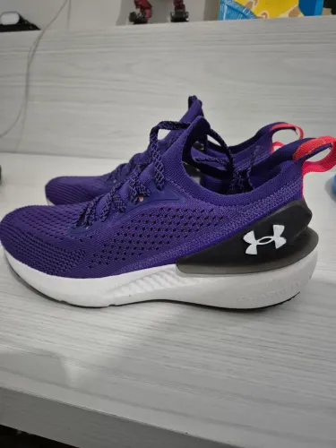 Tênis under Armour 38
